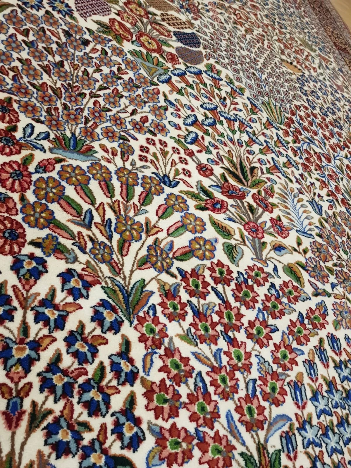 2022 5 12 Ramos, J - KERMAN CARPET CLOSEUP 1 OF 2.jpeg