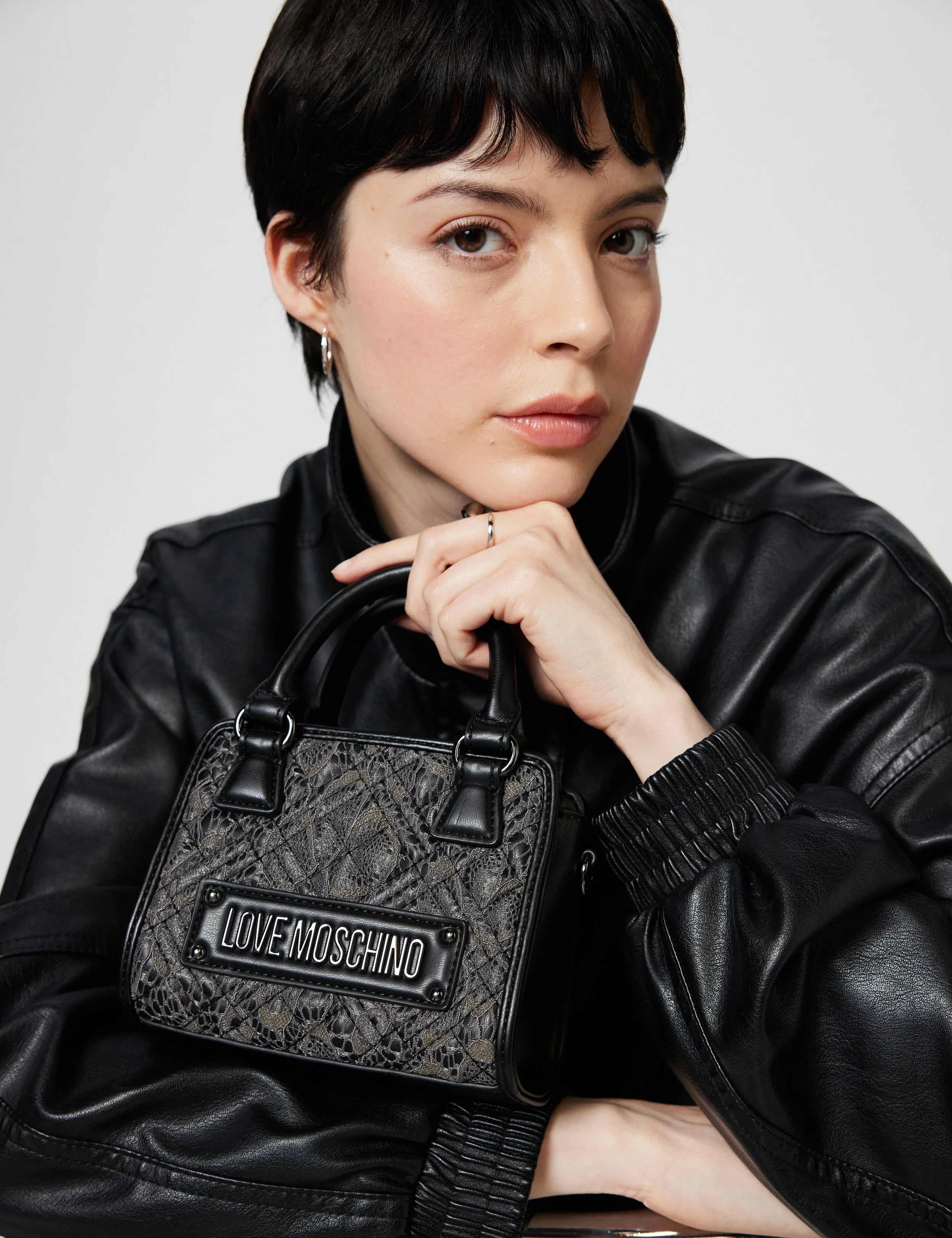 LOVE MOSCHINO/ARMANI AMAZON PREMIUM