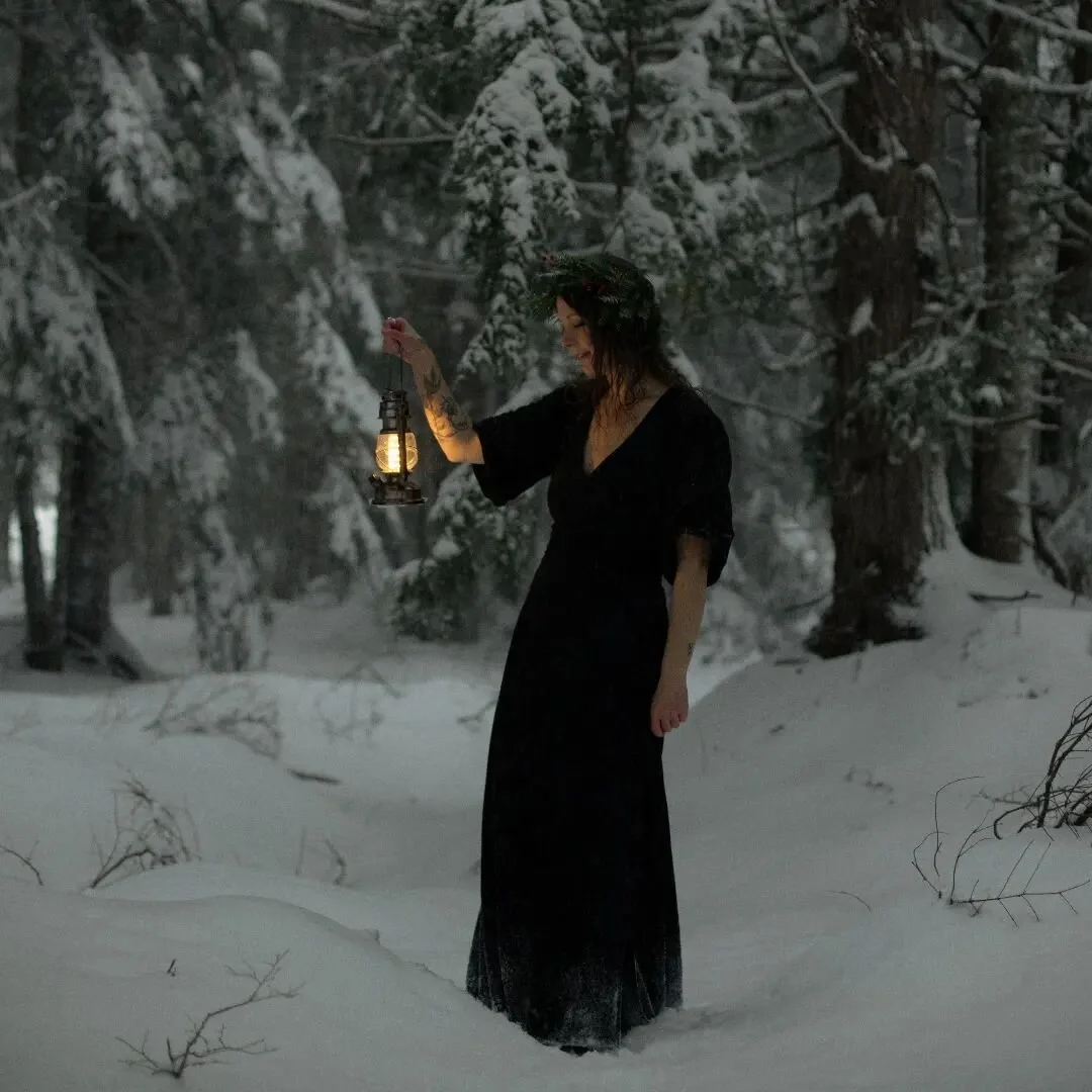 Blessed Solstice and Merry Yuletide 🕯️✨

📸 @lostgirlearl