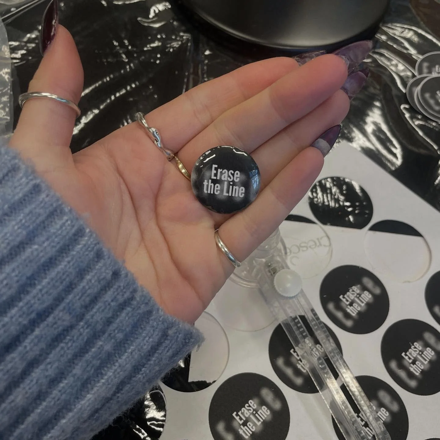 You guys! 🥹 Our "Erase the Line" exhibit raised over $6,000 for immigrant rights in WA state through art sales, donations online, and sticker and button sales! Thank you so much for all of the love and support for the @waisn_org mission! W