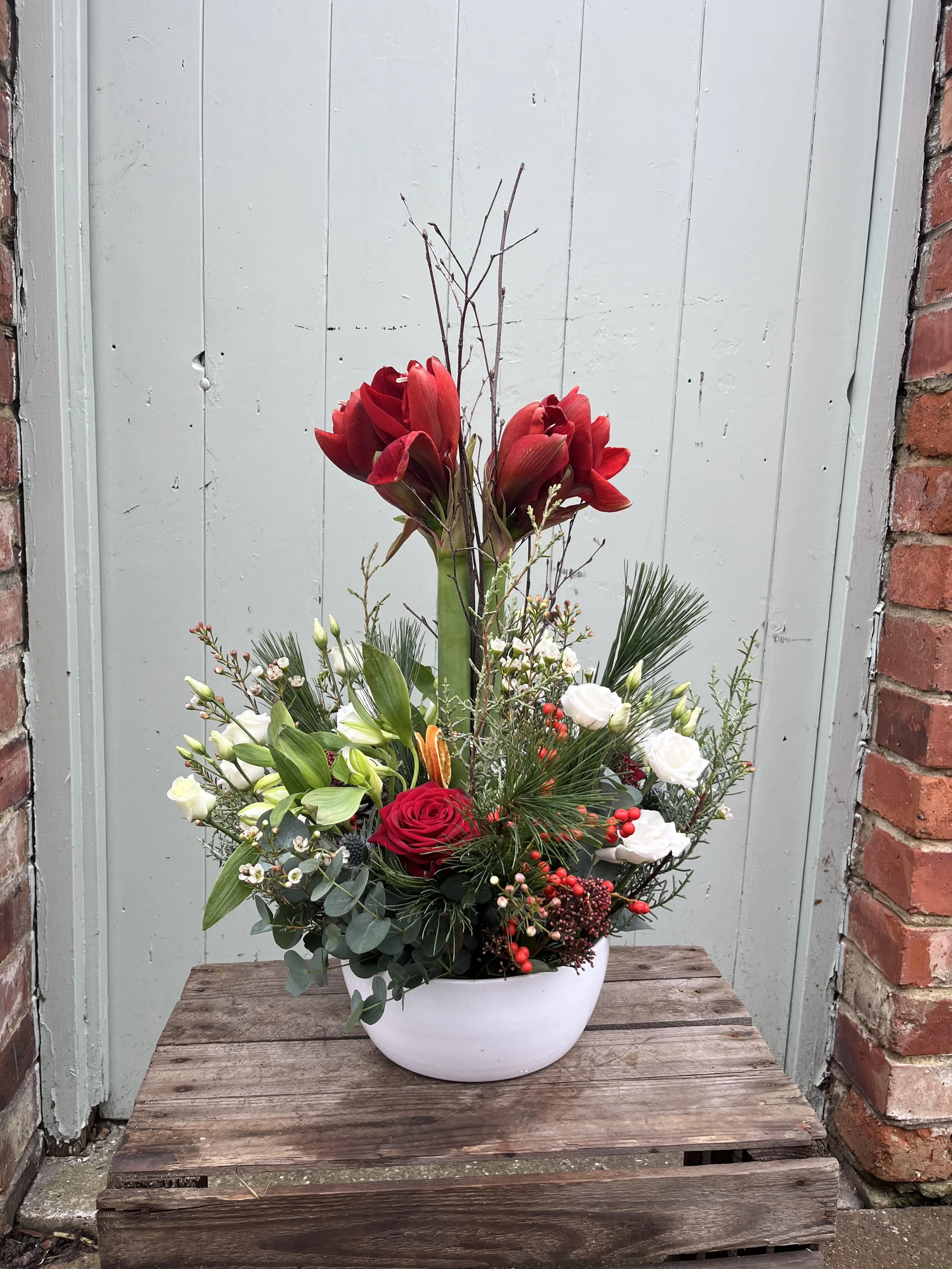 A Traditional Christmas - table arrangement
