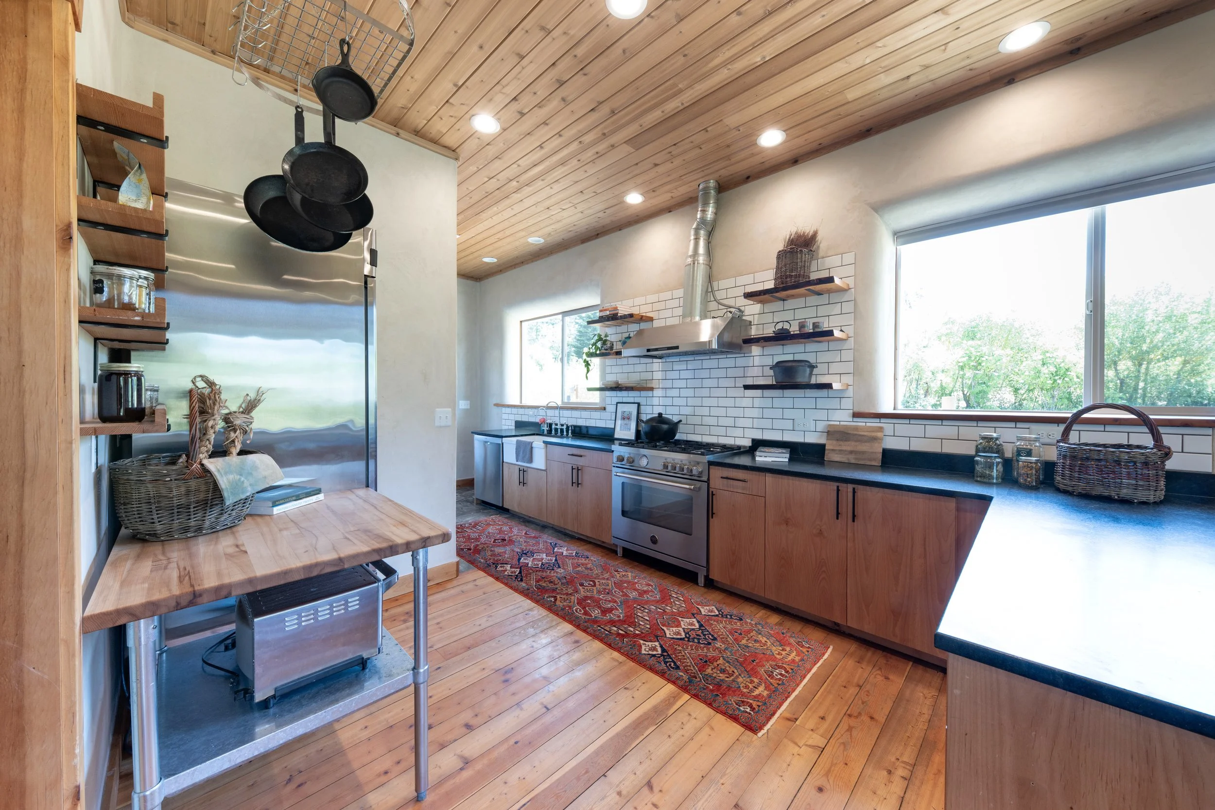 be-easy-farm-kitchen-overview-sequim-wa.jpg