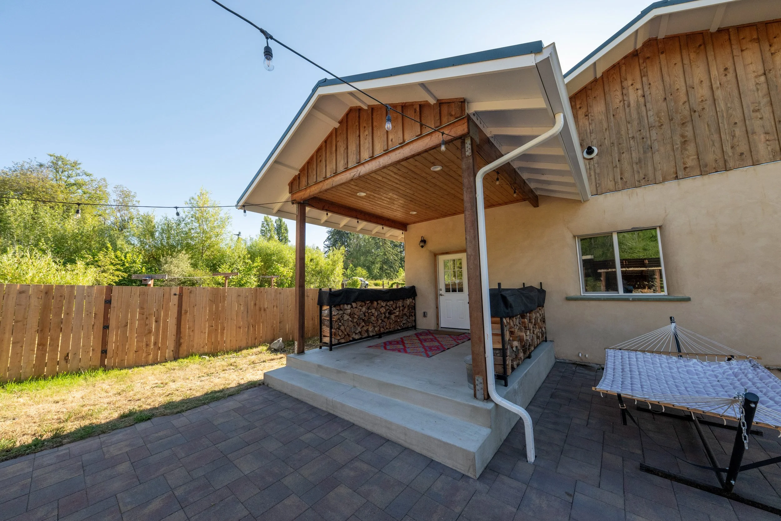 be-easy-farm-covered-patio-outdoor-living-sequim-wa.jpg