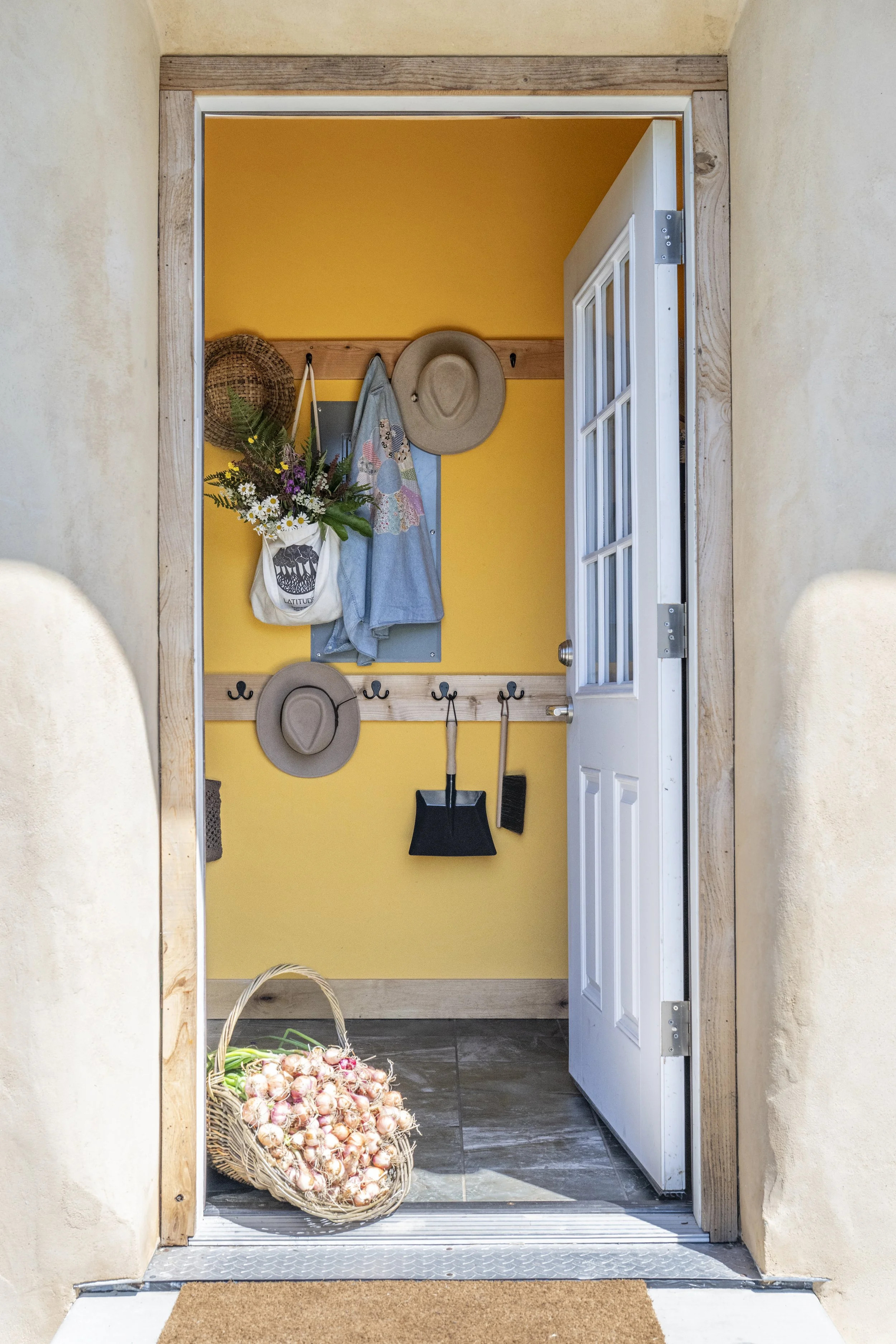 be-easy-farm-straw-bale-home-entryway-mudroom-sequim-wa.jpg