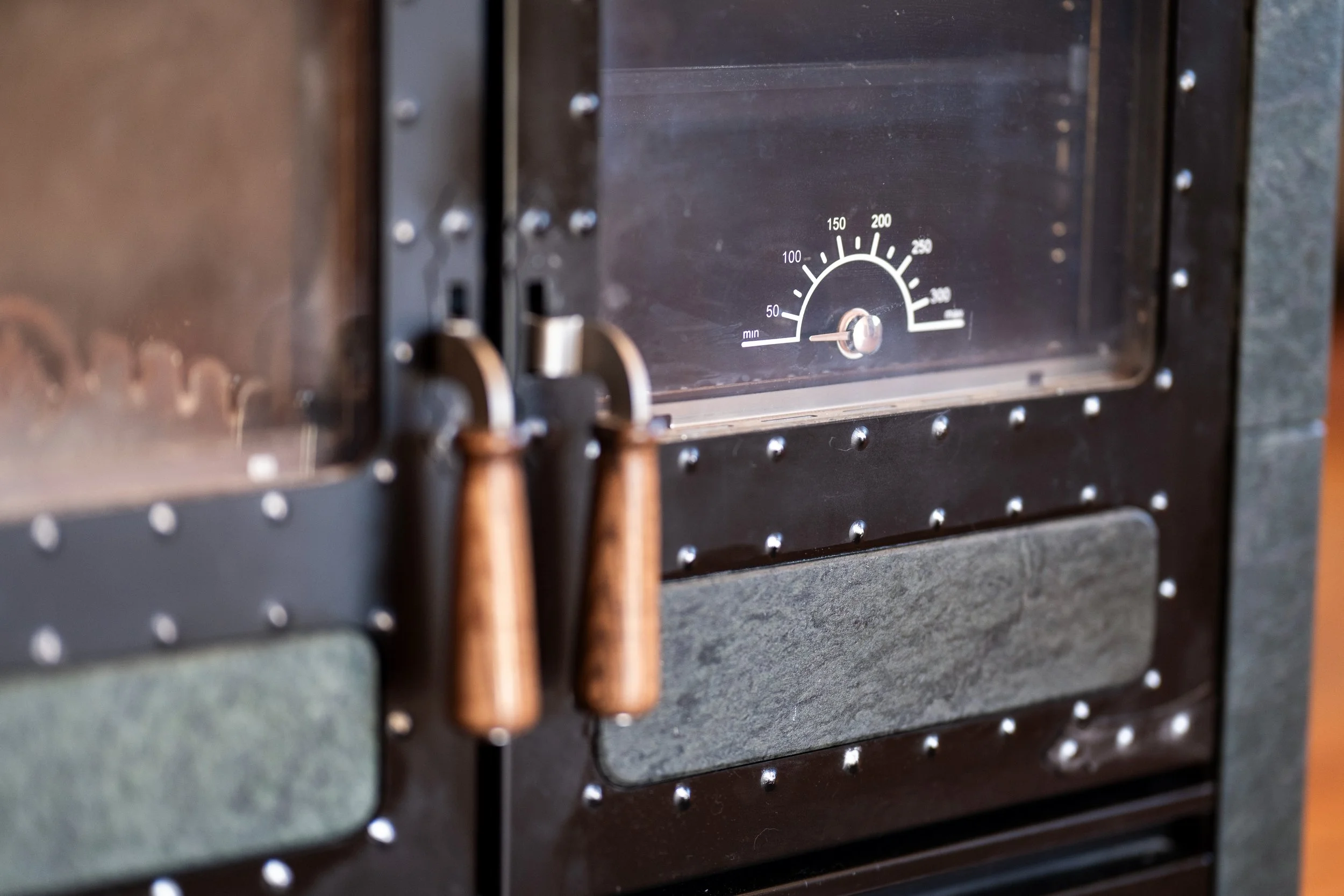 be-easy-farm-wood-burning-cookstove-detail-sequim-wa.jpg
