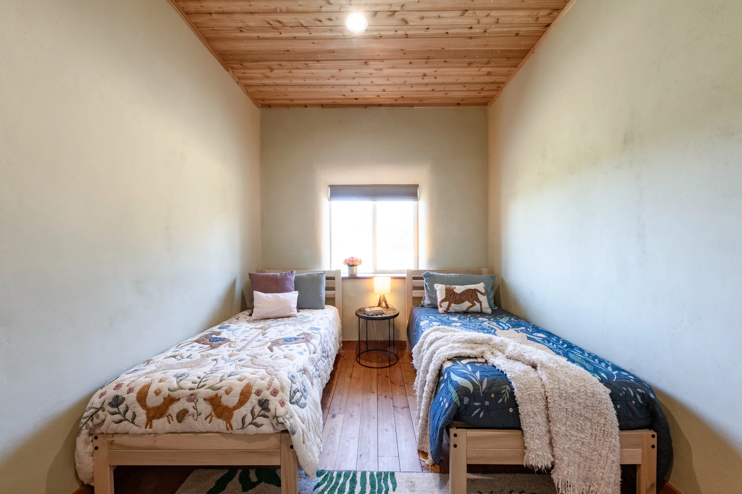 be-easy-farm-secondary-bedroom-sequim-wa.jpg