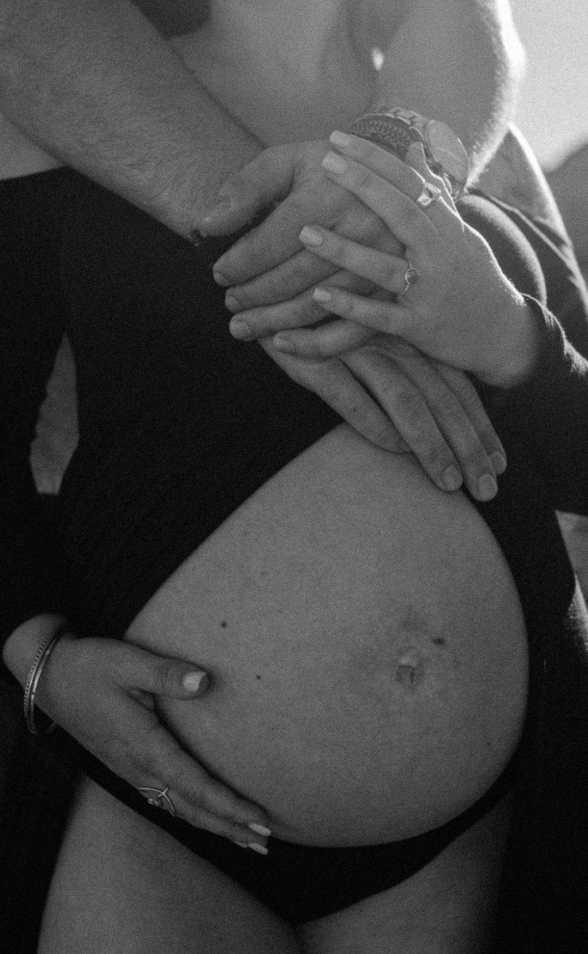 Vasquez-Rocks-Maternity-Session-SummitandSurPhotography-28.jpg