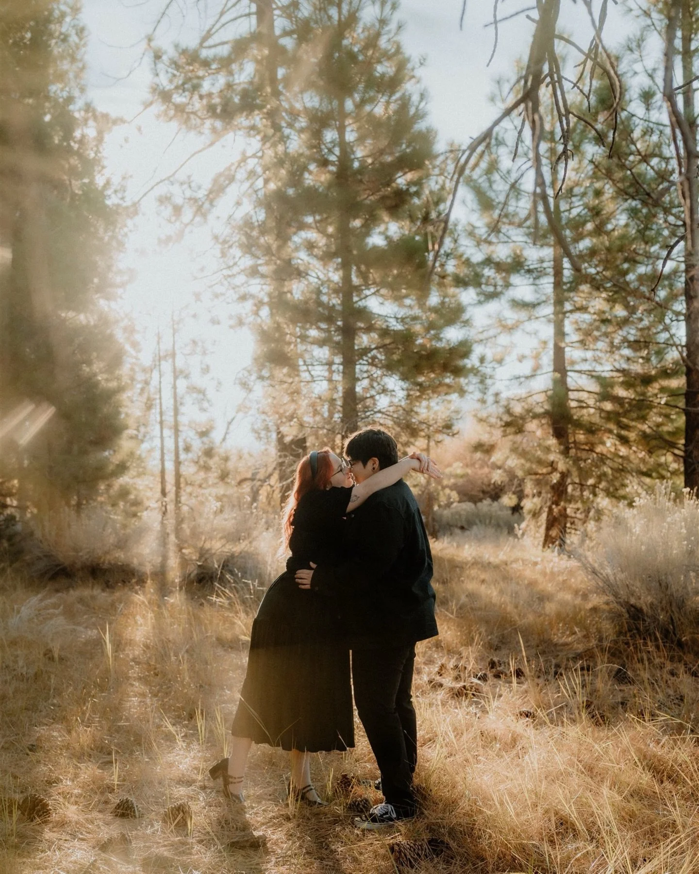 These two braved an early morning for their sunrise engagement session and it was totally worth it&mdash;we had the entire spot to ourselves! Sometimes, there&rsquo;s no way to avoid crowds because of a spot&rsquo;s popularity but one way to work aro