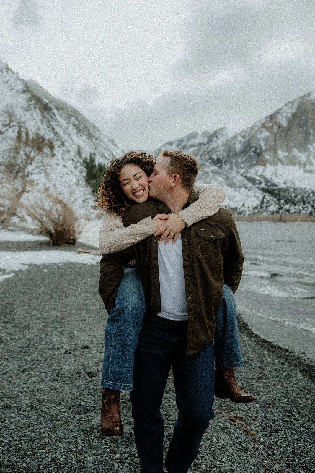 Winter-Engagement-Session-Convict-Lake-SummitandSurPhotography1.jpg