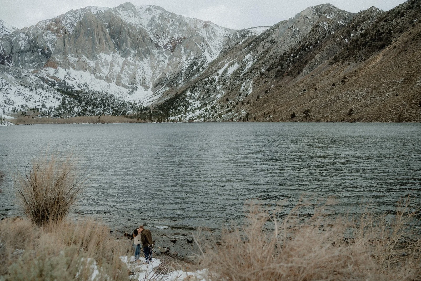 Winter-Engagement-Session-Convict-Lake-SummitandSurPhotography15.jpg