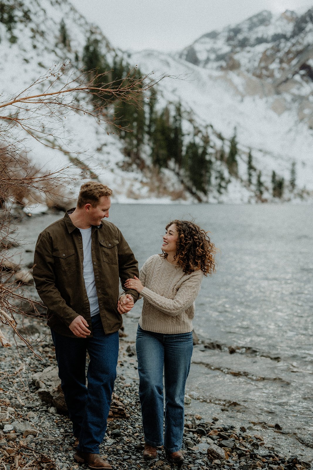Winter-Engagement-Session-Convict-Lake-SummitandSurPhotography16.jpg