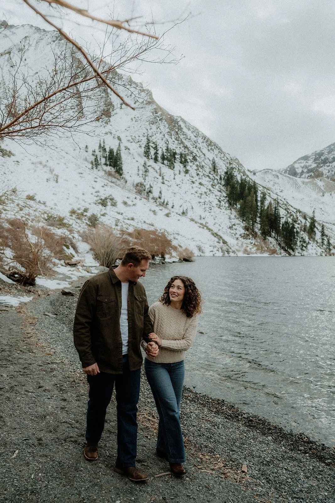 Winter-Engagement-Session-Convict-Lake-SummitandSurPhotography17.jpg