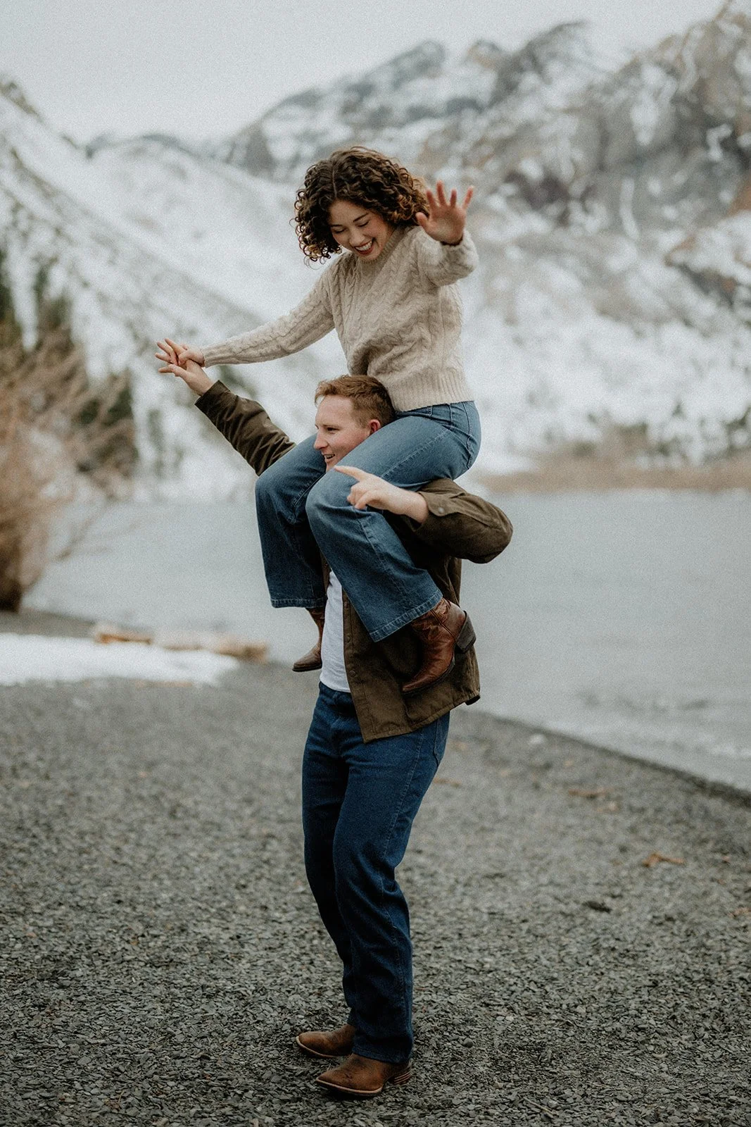 Winter-Engagement-Session-Convict-Lake-SummitandSurPhotography21.jpg