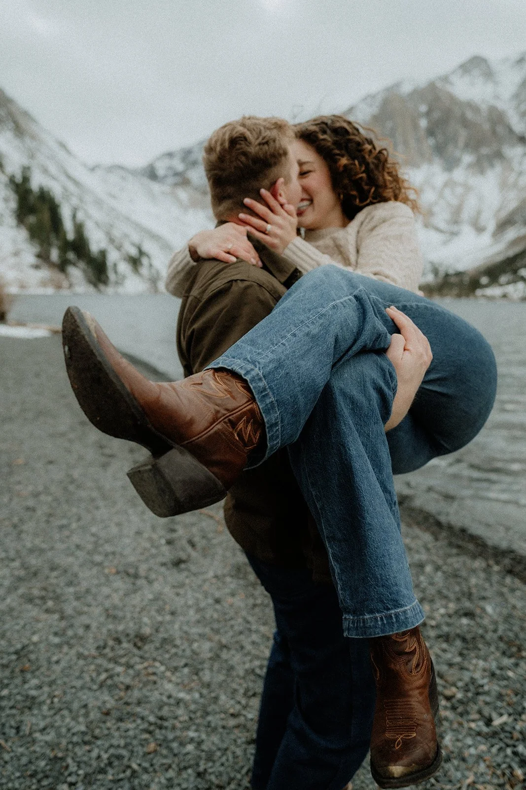 Winter-Engagement-Session-Convict-Lake-SummitandSurPhotography22.jpg