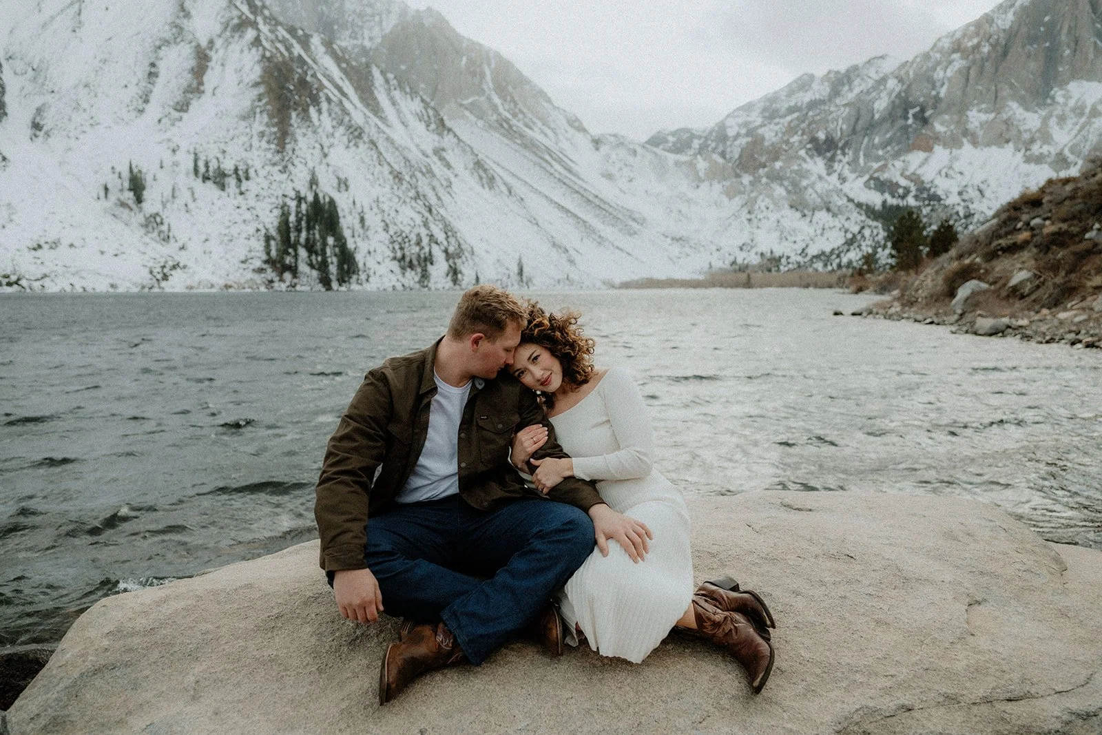 Winter-Engagement-Session-Convict-Lake-SummitandSurPhotography26.jpg