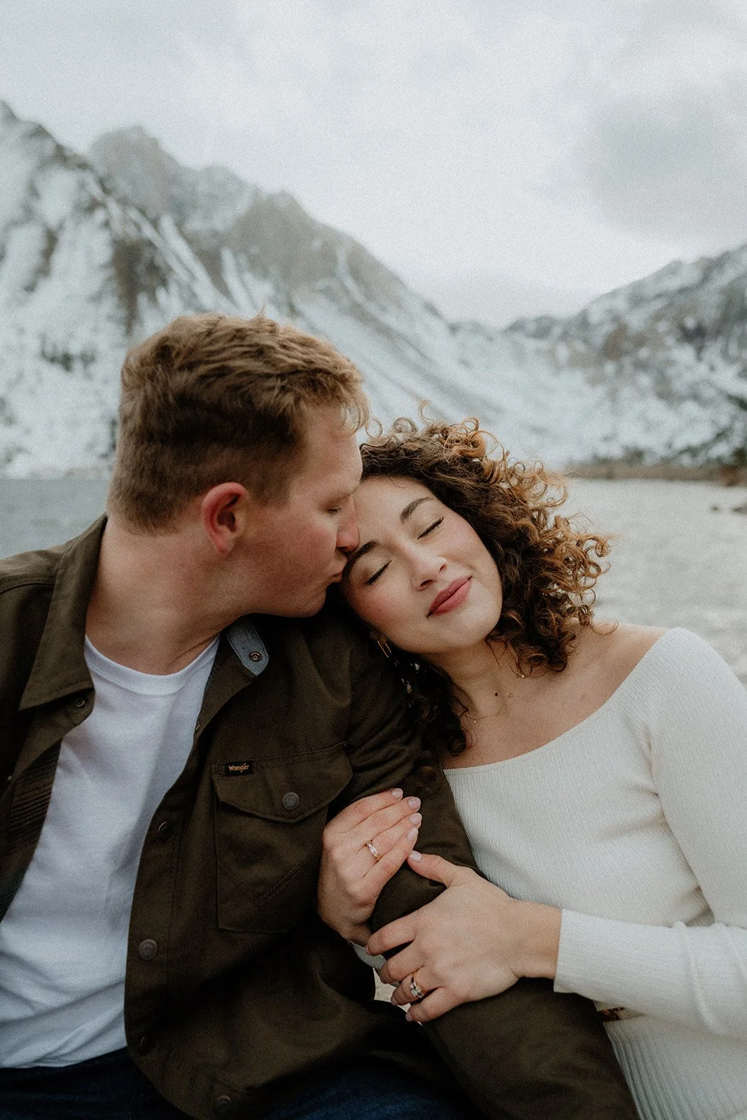 Winter-Engagement-Session-Convict-Lake-SummitandSurPhotography27.jpg