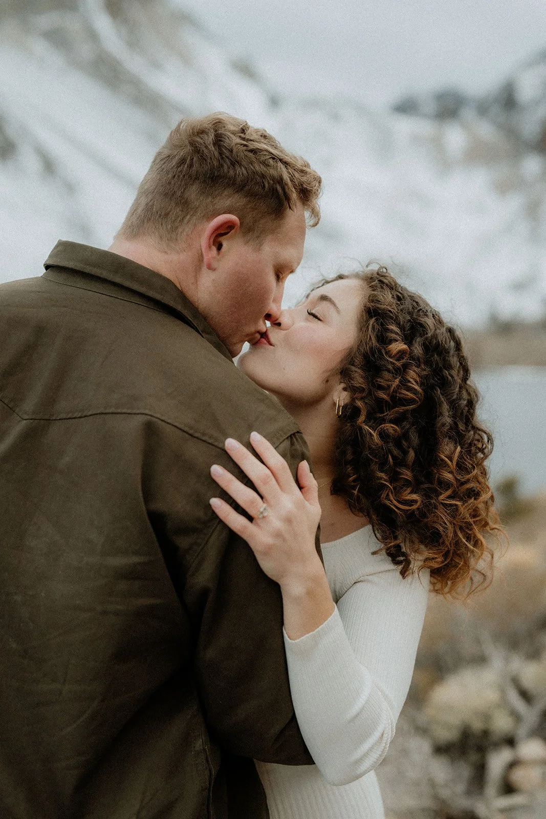 Winter-Engagement-Session-Convict-Lake-SummitandSurPhotography42.jpg
