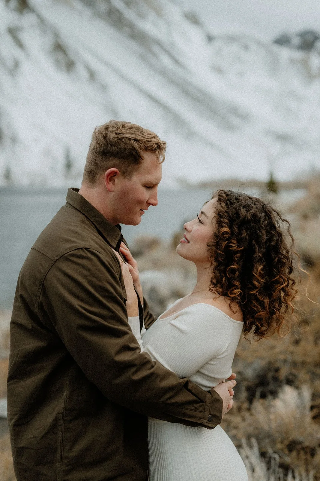 Winter-Engagement-Session-Convict-Lake-SummitandSurPhotography43.jpg