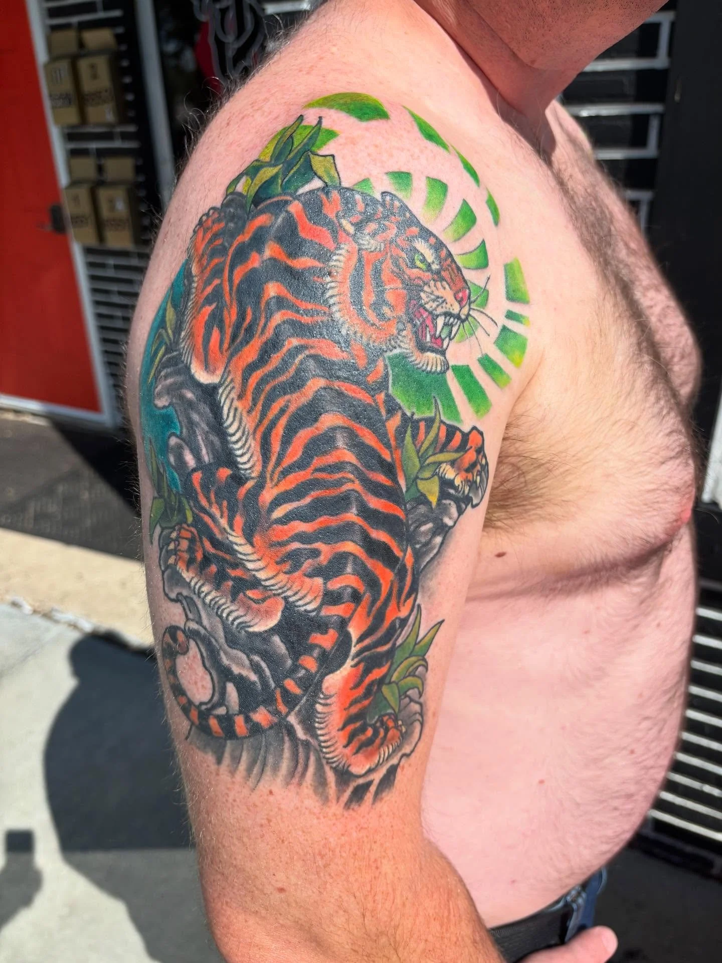 Spot the cover up 😉!! Johnny wrapped up these kid commemorating shoulder pieces for jamie today ! Good fun ! @johnnyurge @yuratattoos @lightbourntattoos @sydney_mason_ @andrew_tattoo @marklobkowicz @lostswole1 @squirestattoos @wayward_brothers_tatto