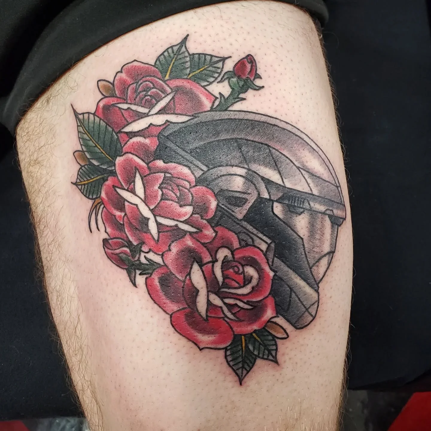 Halo tattoo done by @marklobkowicz 

#urge2 #traditionaltattoo #yegtattoo #halo #lobostrikesagain
