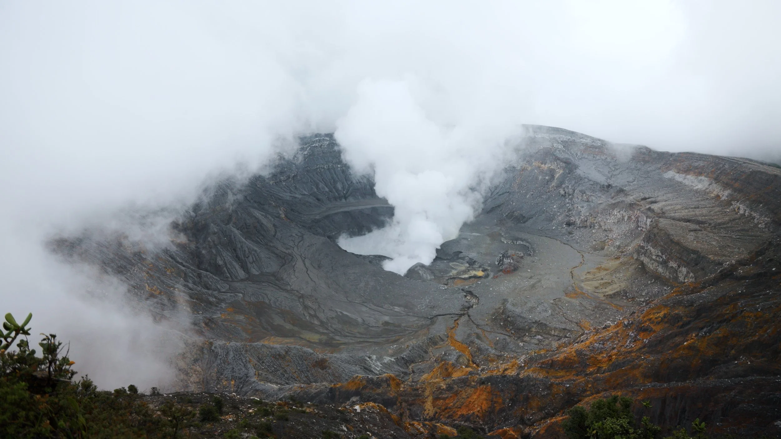 Still 2025-12-18 213052_1.1.1.jpg