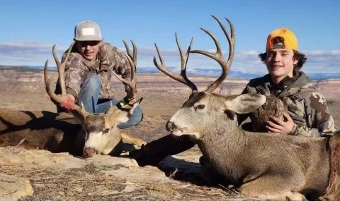 Trayte Lazenby and Cousin.jpg