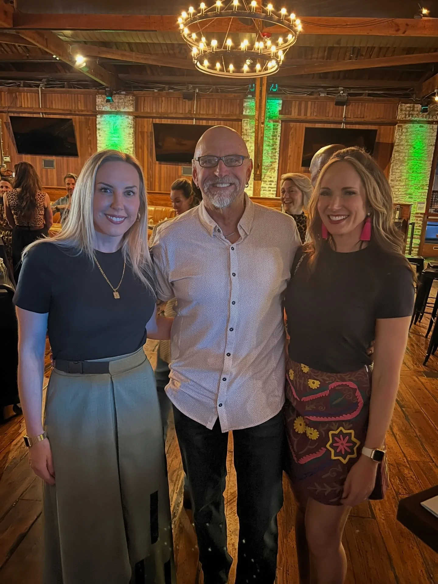 The @lungassociation_sc Oxygen Ball is May 1st! 

We can&rsquo;t wait to see all these dancers take the stage with @scotteisberg representing ABC! 

@teresalzito will be selling some great items - including a dinner with local celebrity @chefbrettmck