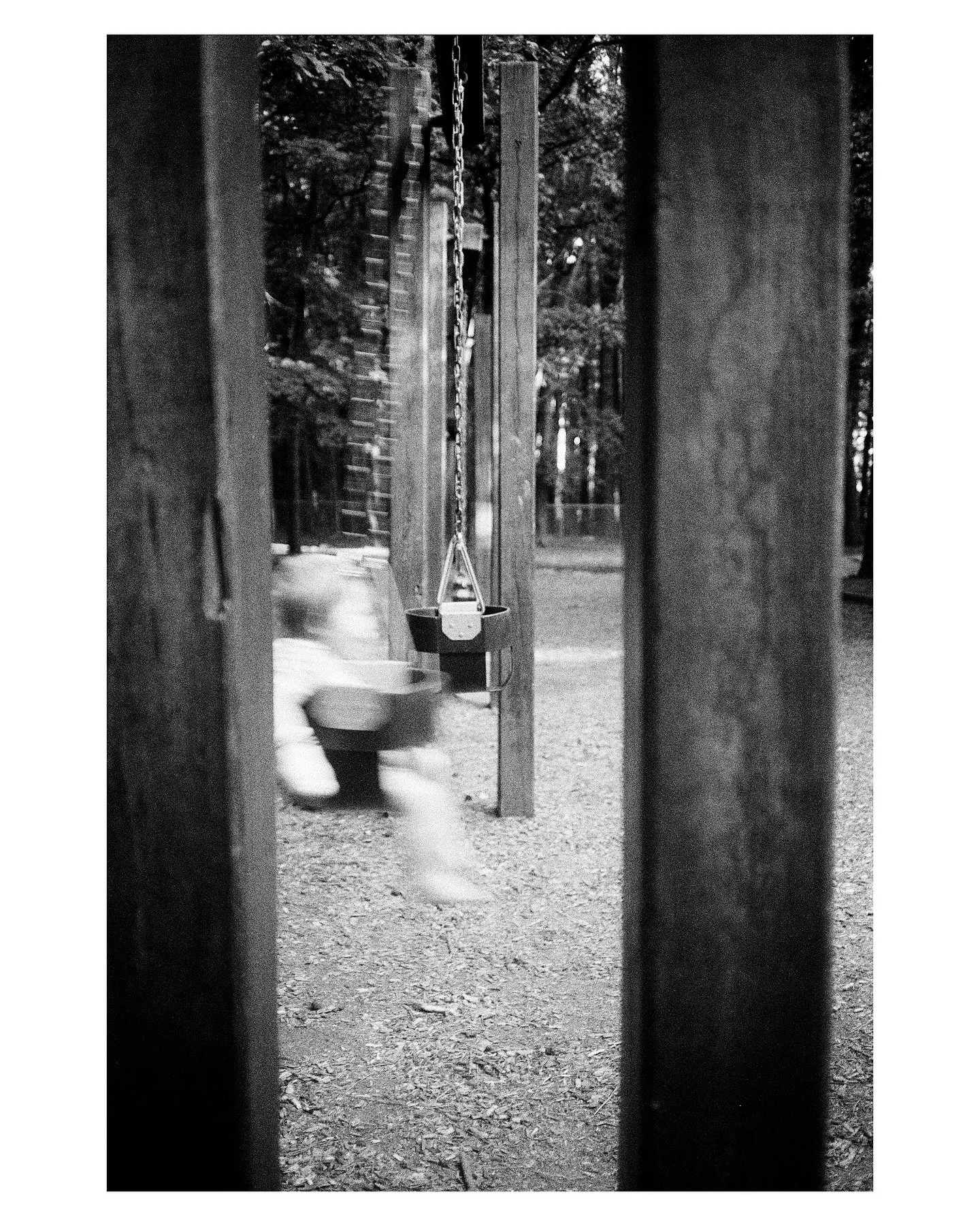 The Family came to visit so I got to test out my new toy. The Olympus XA. The shots are a mix of the XA and my Canon AE 1. Can you guess which is which?

#olympusxa #hp5 #bwfilm #canonae1program #virginiabeachphotographer