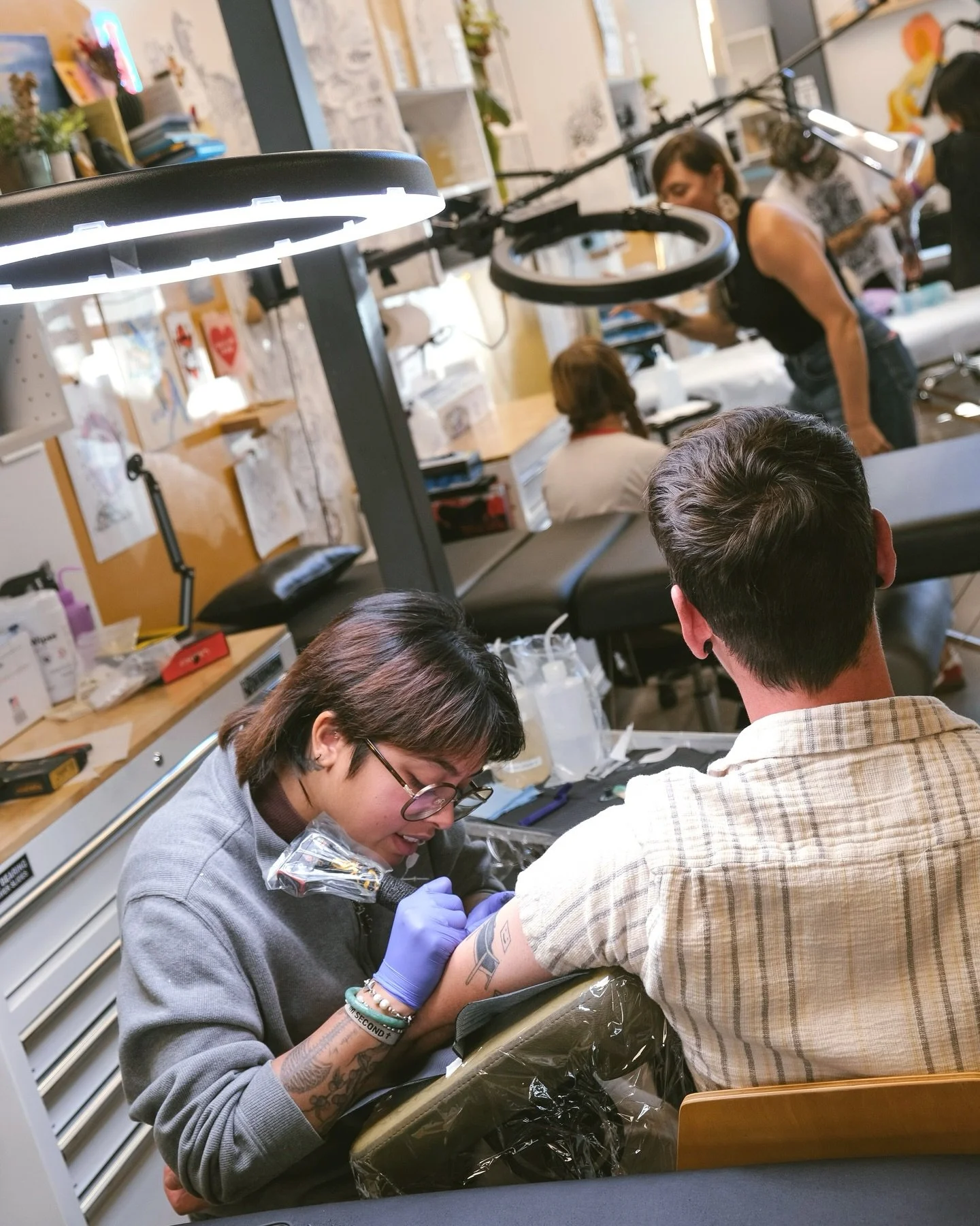 Walk-ins this Saturday! All artists will be offering flash, customs, or consultations. Sign ups start at 11am, yall know the drill ➡️

Here&rsquo;s the lineup:
@humble.healer (morning until 3pm)
@dopetoast 
@bad.chuck 
@buri.flo 
@sadcattattoo (after