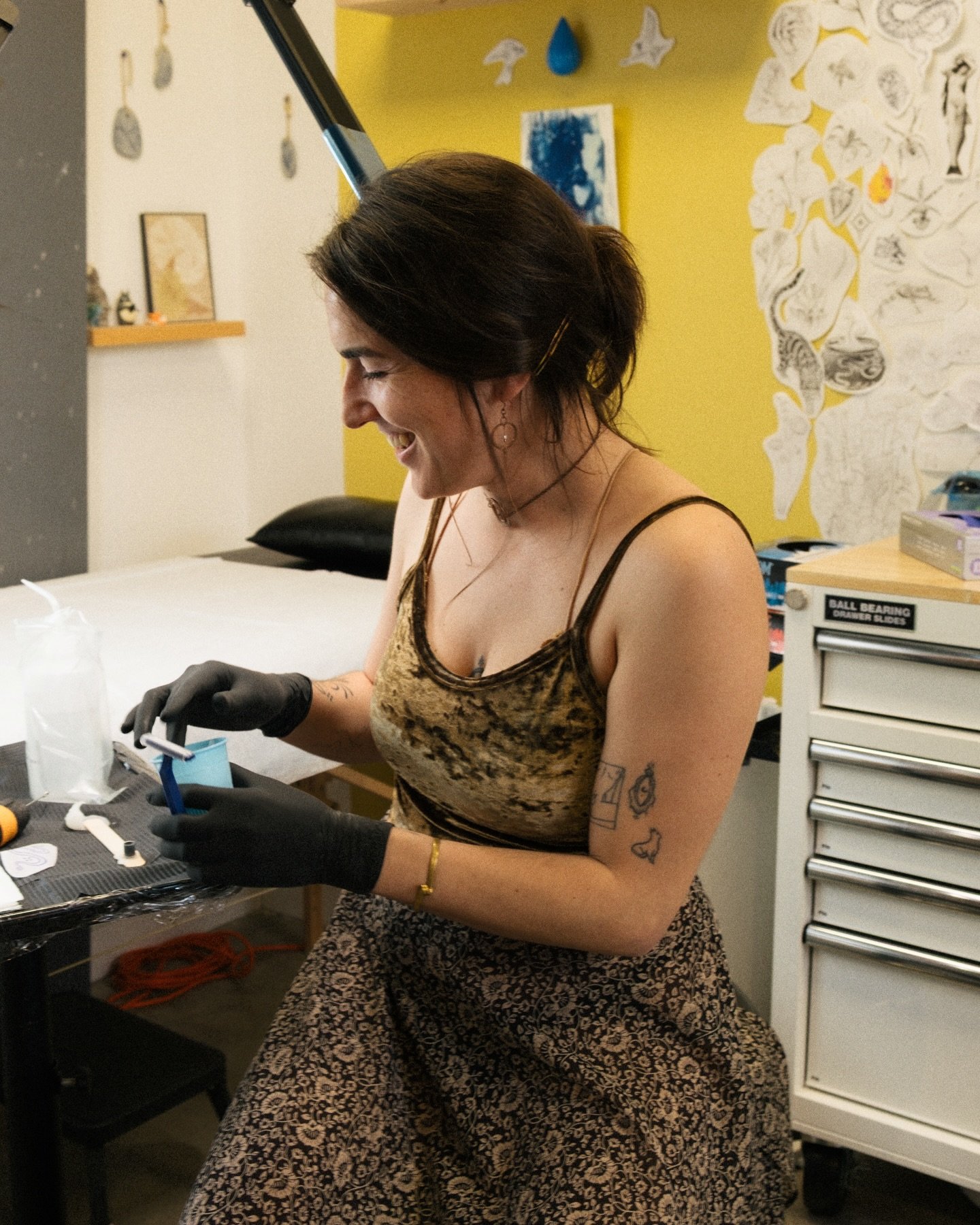 Walk-in day tomorrow!

If you&rsquo;ve been thinking about a gorg hand poked design from @buri.flo or a bold stunner from @kail.tattoos &hellip; we&rsquo;ve got you covered 🤝

Both artists will be tattooing their flash or taking custom requests. Fee