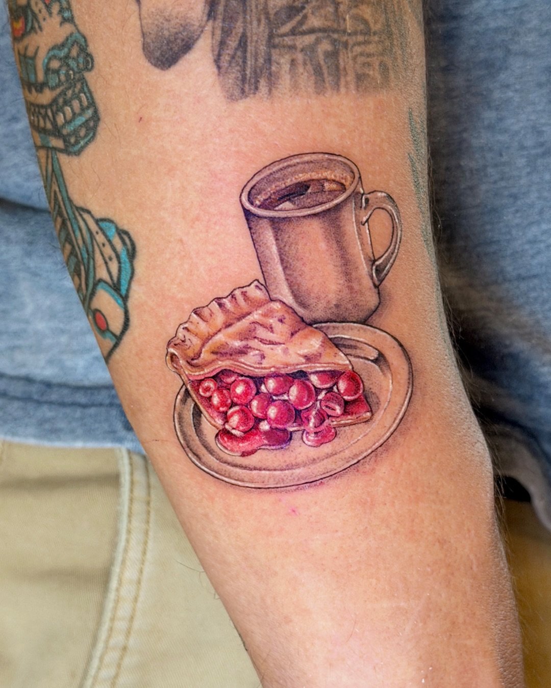 Sofia joined No Good earlier this year and we can&rsquo;t get enough of her! 🩷 Swipe to see her recent work and book now through her @venue.ink link in her bio!