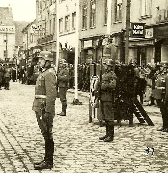 1900 (41).jpg