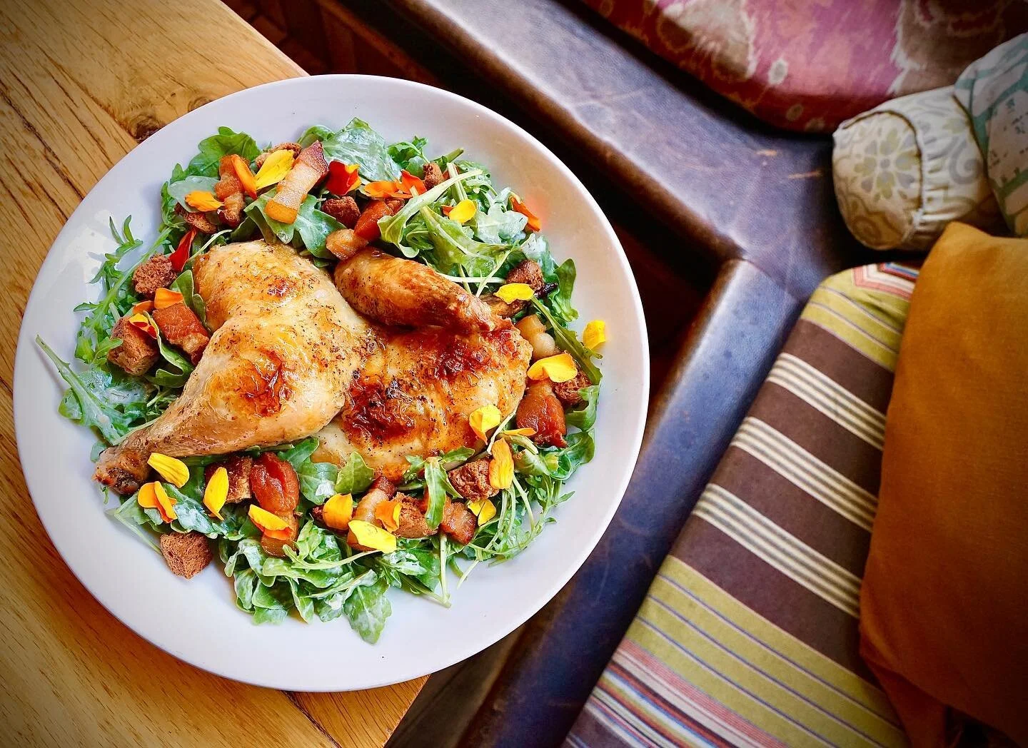 Winner Winner Roast Chicken dinner (with Baby Arugula, Buttered Croutons, Lardons &amp; other seasonal goodness). Want this in your belly rn? Join us for @ramwdc&rsquo;s #RestaurantWeek!