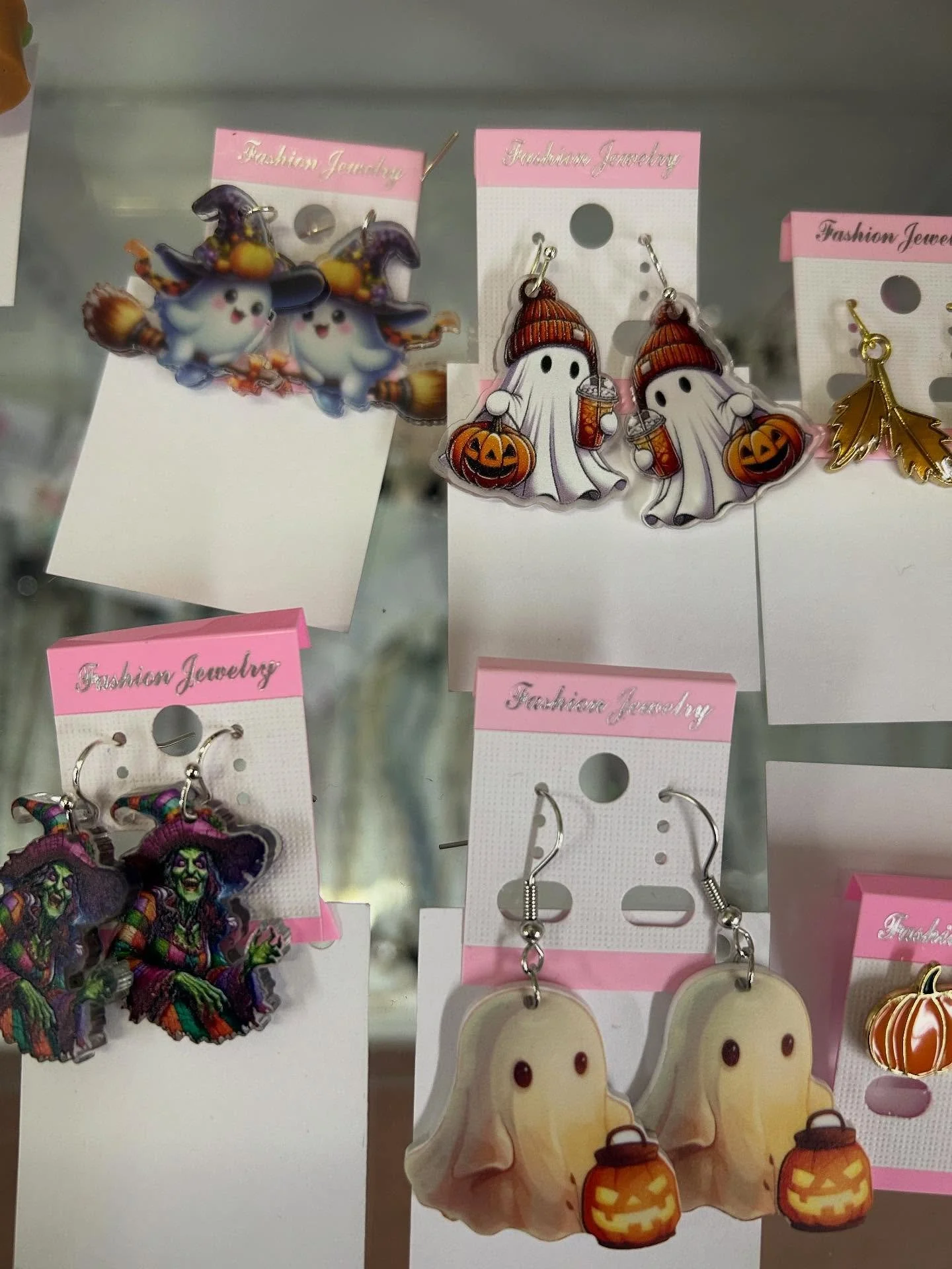 Happy Halloween! 👻 🧛🏼‍♀️🪦☠️🧟‍♀️🎃 Wanting something just a little spooky to wear today? We’re here for you from 10-5!