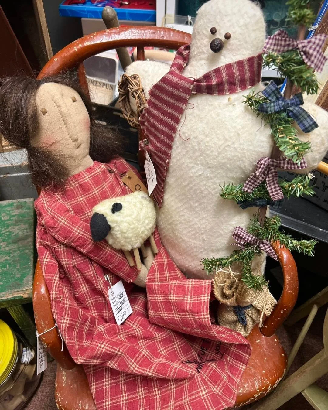 Happy weekend! Come spend some time with us from 10-5 today! 😃