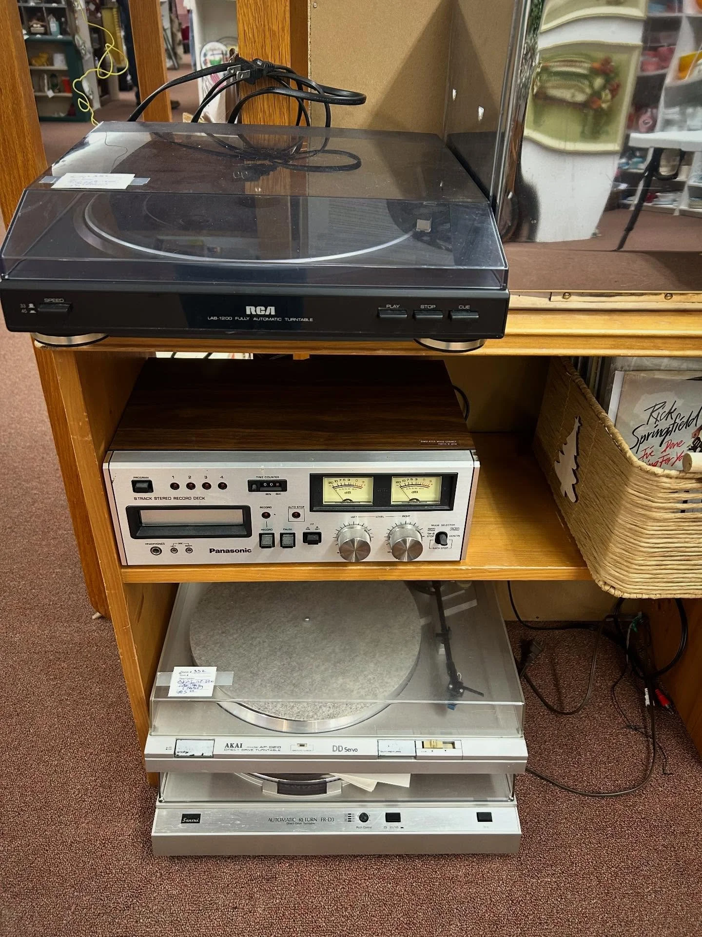 New Vendor Alert!🚨 Whether you&rsquo;ve been looking for a vintage stereo, vinyl or 8-tracks to add to your collection, we&rsquo;ve got it! Come see us from 10-5 today! 🙌