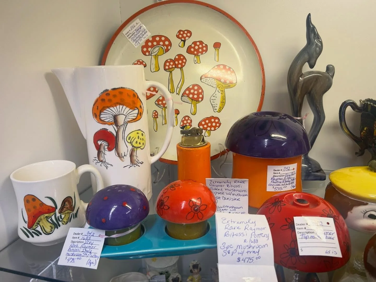 You don&rsquo;t see these vintage Raymor Bitossi mushroom pieces every day&hellip; But you could! Come see us today from 10-5! 🍄🍄🍄
