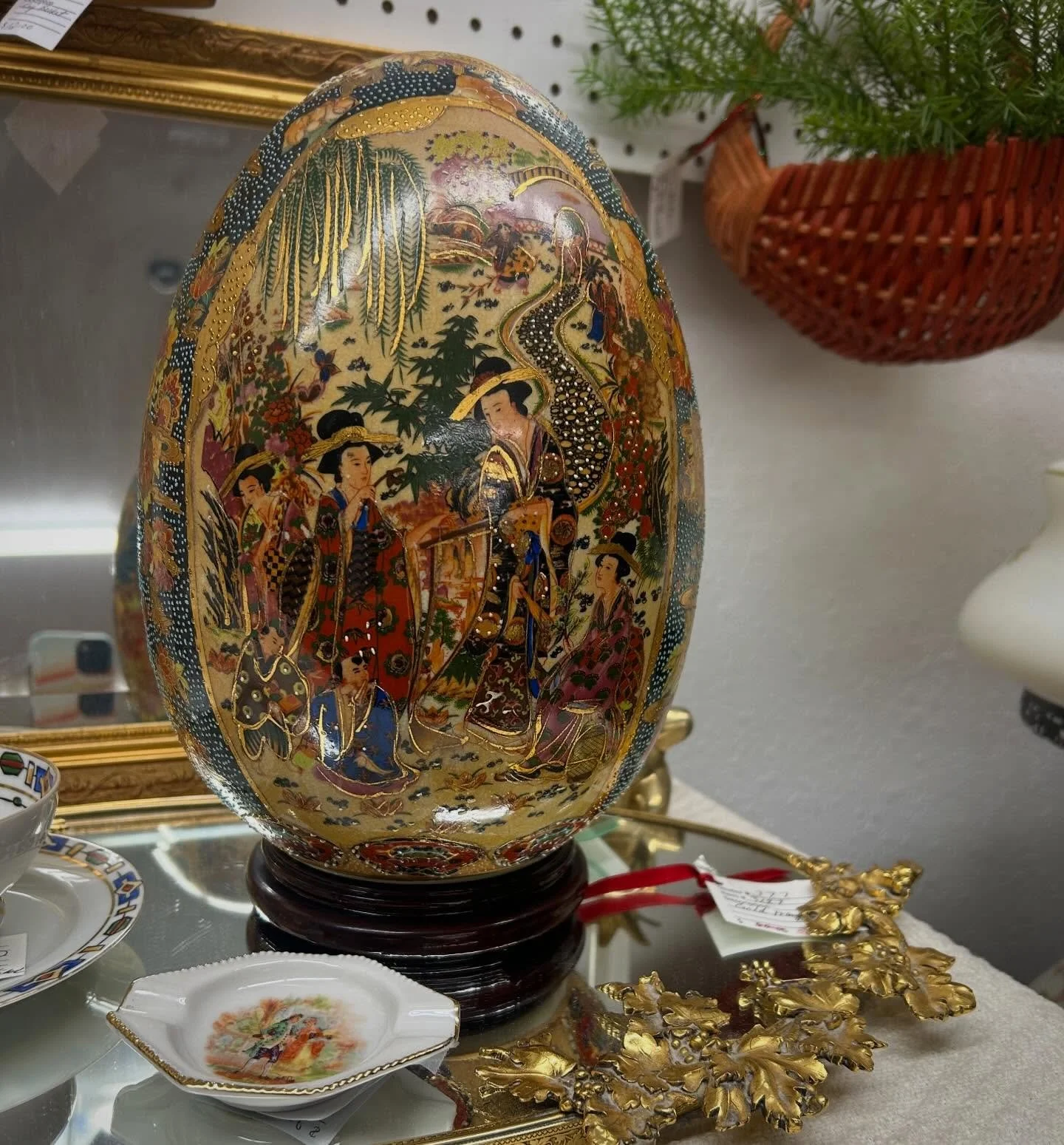 Come see us today from 10-5! 🙌