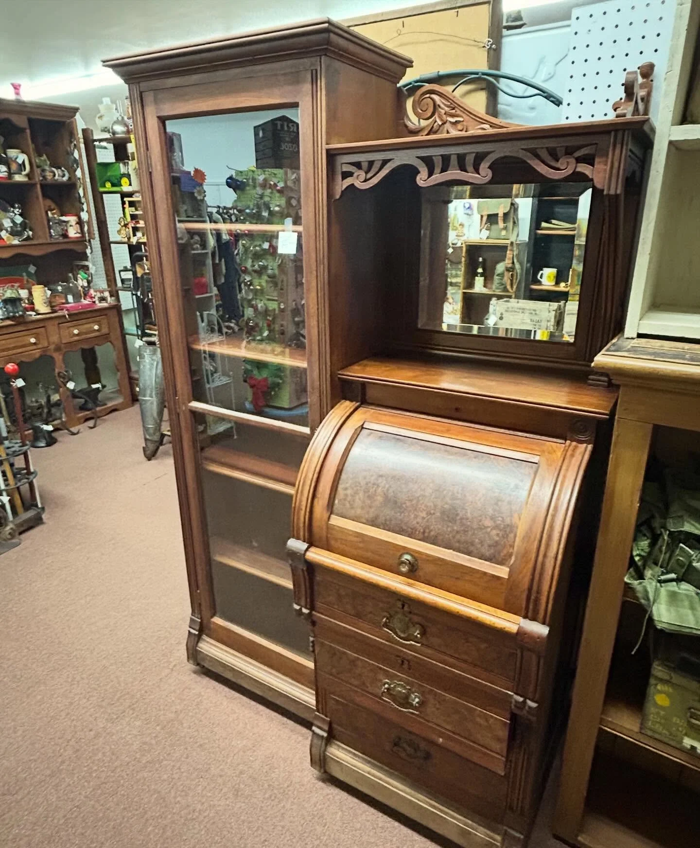 Looking for that unique furniture piece? We&rsquo;re here for you from 10-5 today! 😊😊😊