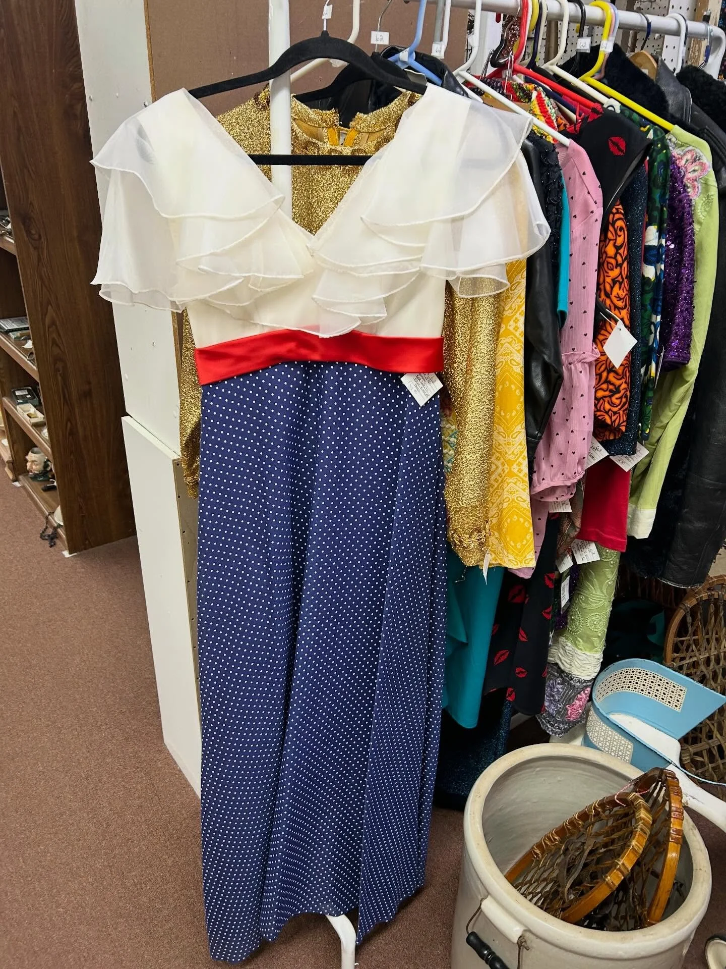 How about this festive vintage little number for the 4th of July? Come see us today from 10-5! ❤️🤍💙
