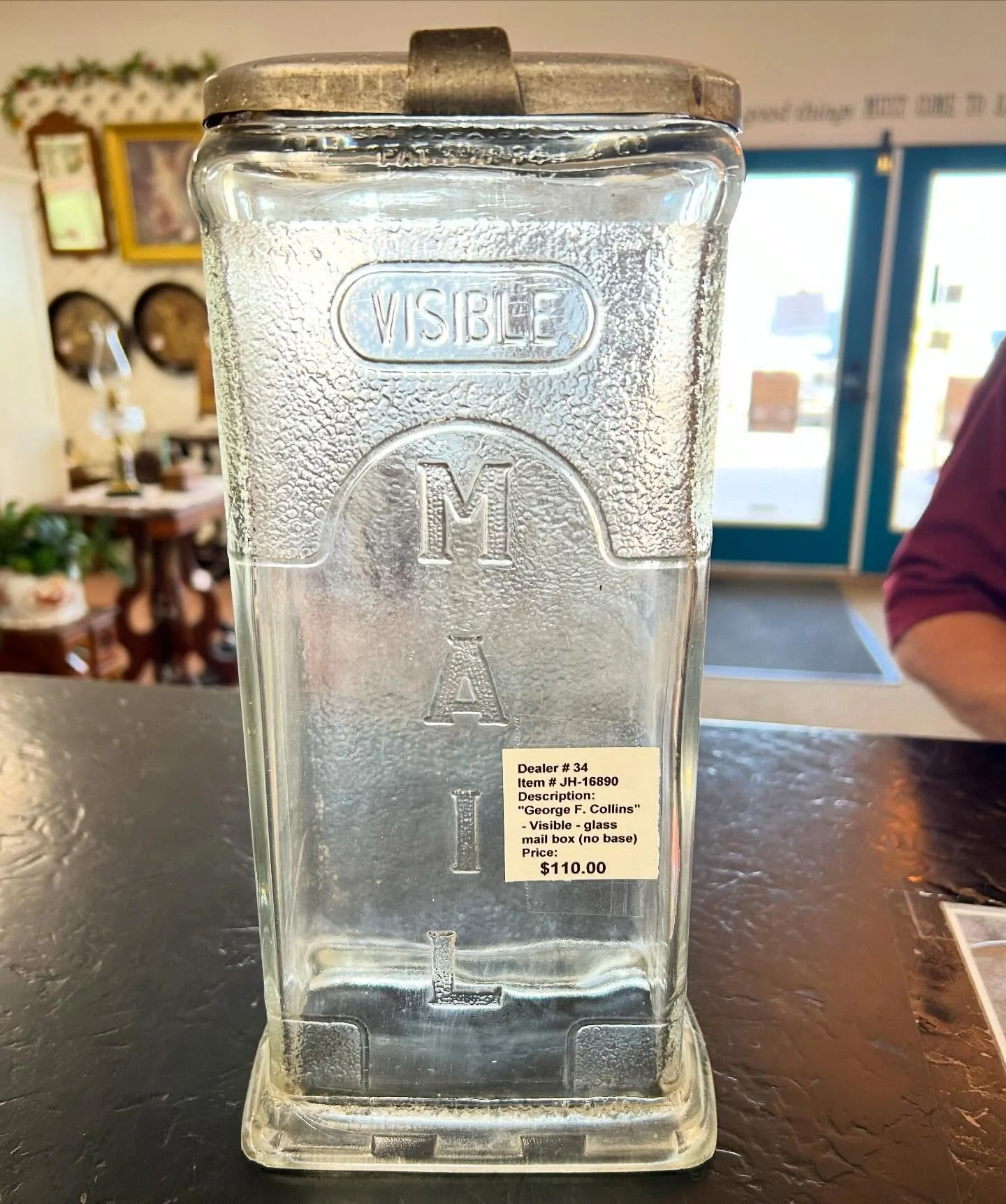Ever seen an antique glass mailbox? 🙌 Now is your chance! Come see us today from 10-5!
