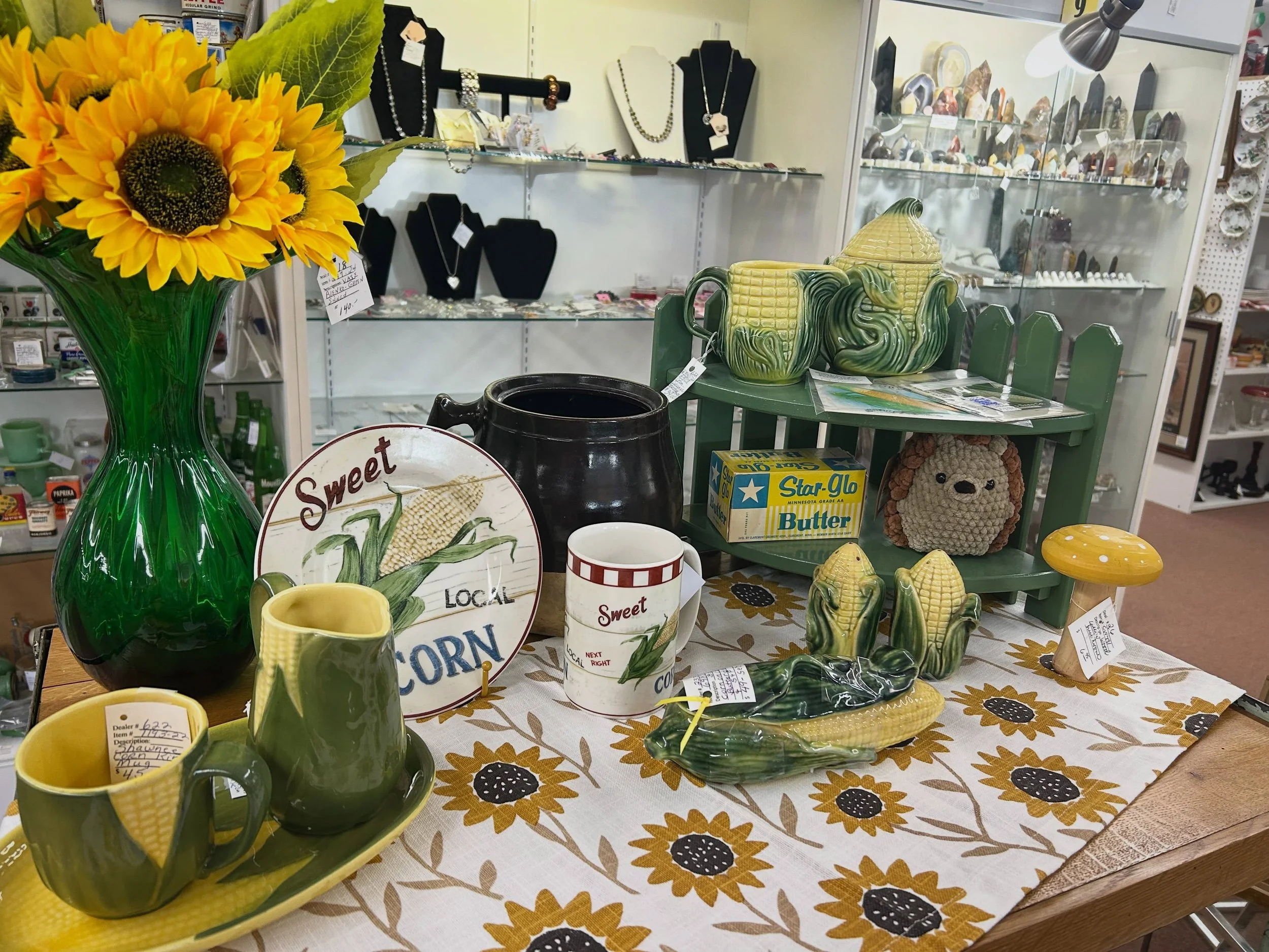 It&rsquo;s sweet corn season! 🌽🌽🌽 Come see us today from 10-5!