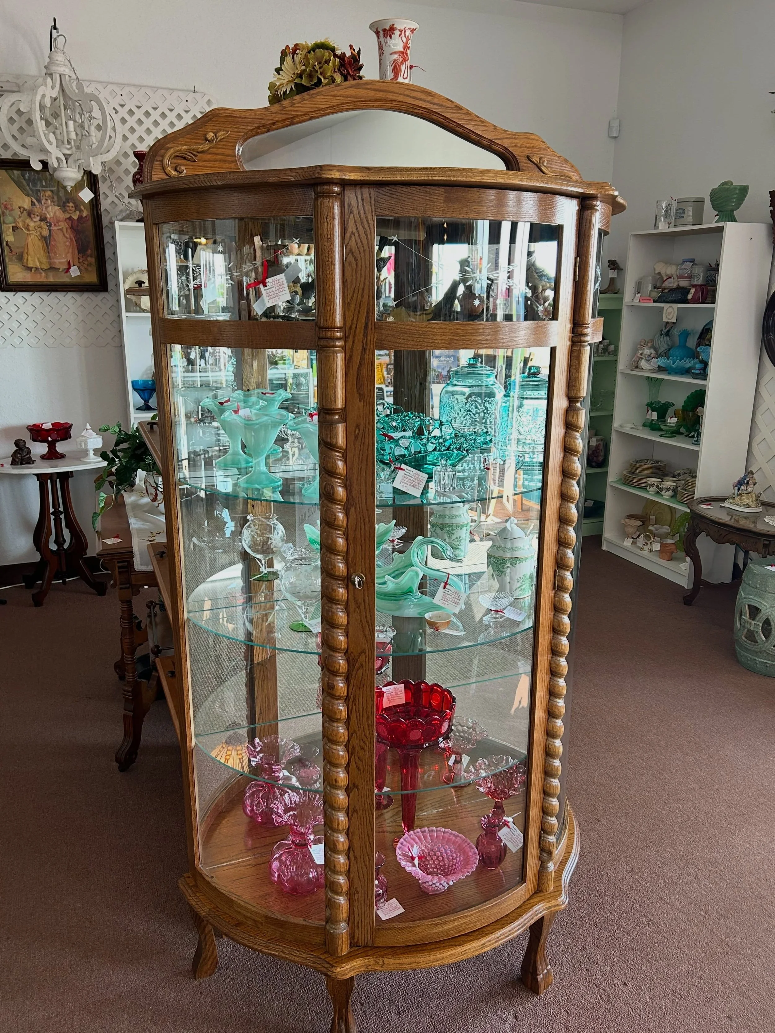 Looking for a pretty way to keep your breakable collections safe but still be able to enjoy them? 🙌 We&rsquo;re here for you today from 10-5!