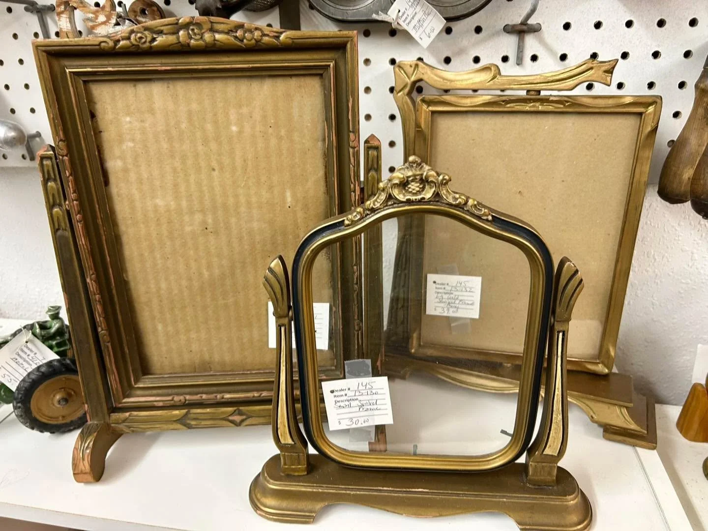 Come treasure hunting with us! We&rsquo;re here for you today from 10-5! 😃😃😃