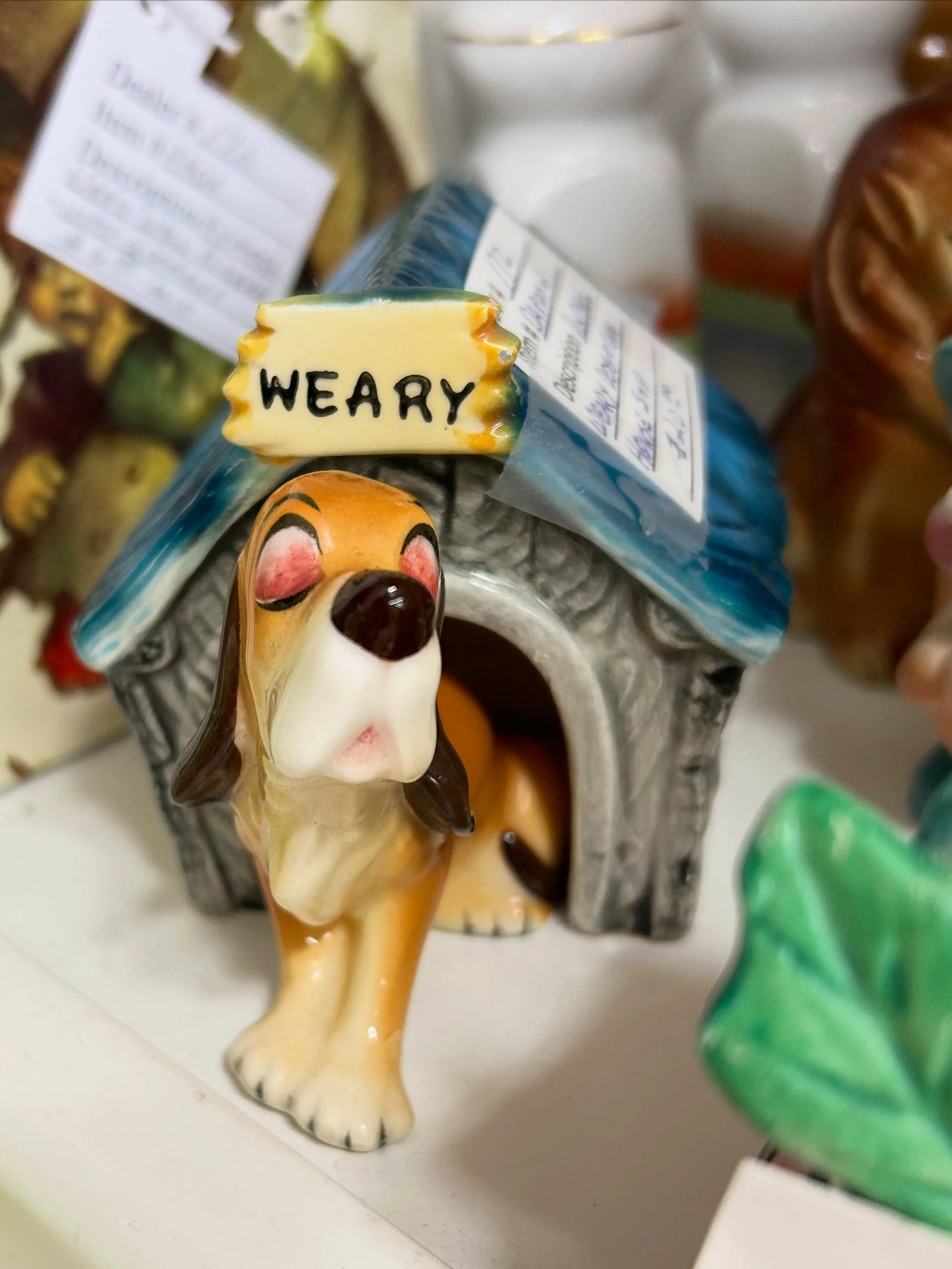This vintage dog and doghouse salt &amp; pepper shaker set is just too cute! Come see what we have for you from 10-5 today! 🐶🐶🐶
