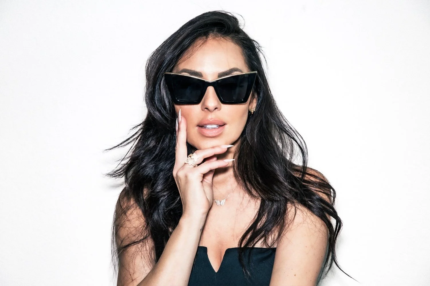 Empower Luxe: Black Sunglasses