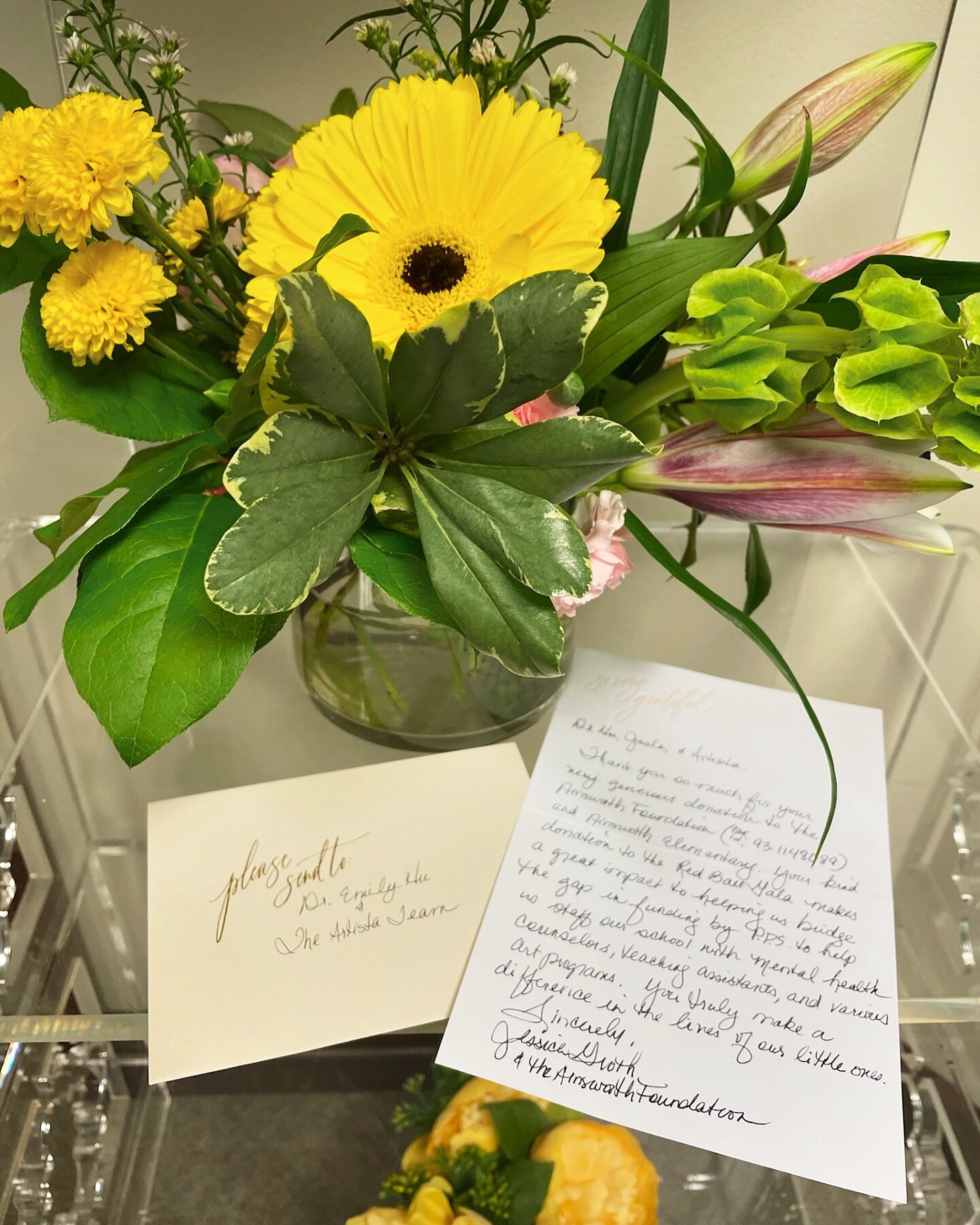 Hugs to @ainsworthfoundation_pdx for the stunning flowers and heartfelt message. We&rsquo;re proud to stand behind your cause! #ainsworthfoundation #redball 💐 

&ldquo;Dear Dr. Hu, Jaala and the Artistas,
Thank you so much for your generous donation