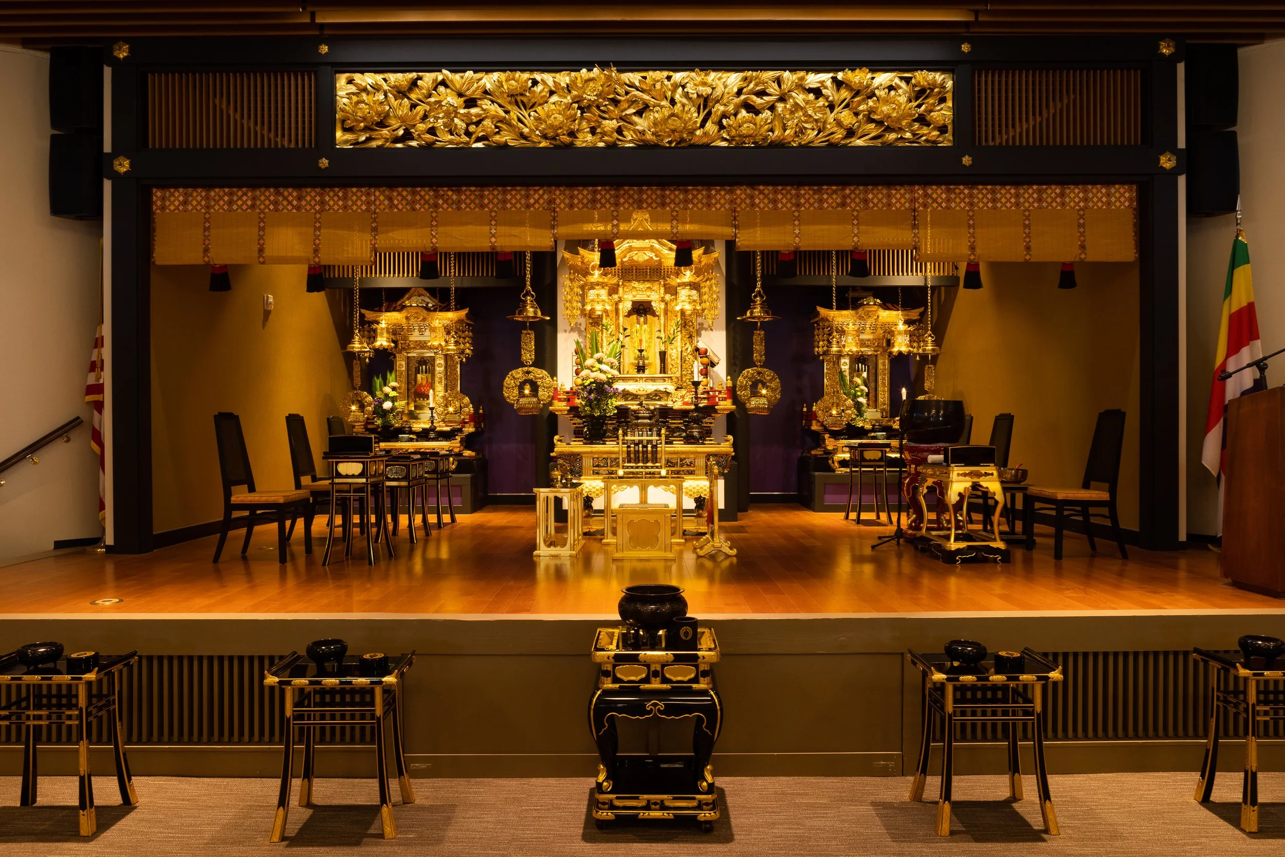 An image of the hondo at Orange Country Buddhist Church