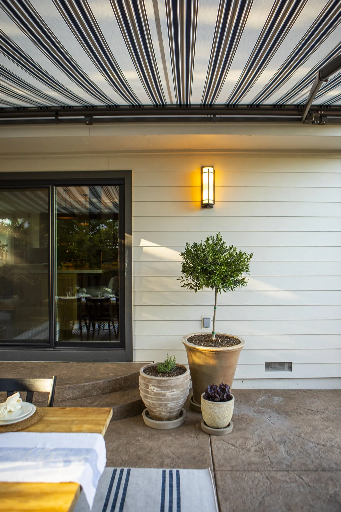 PINE_MHG_Italian Poolside Retreat_Low Res_0027.jpg