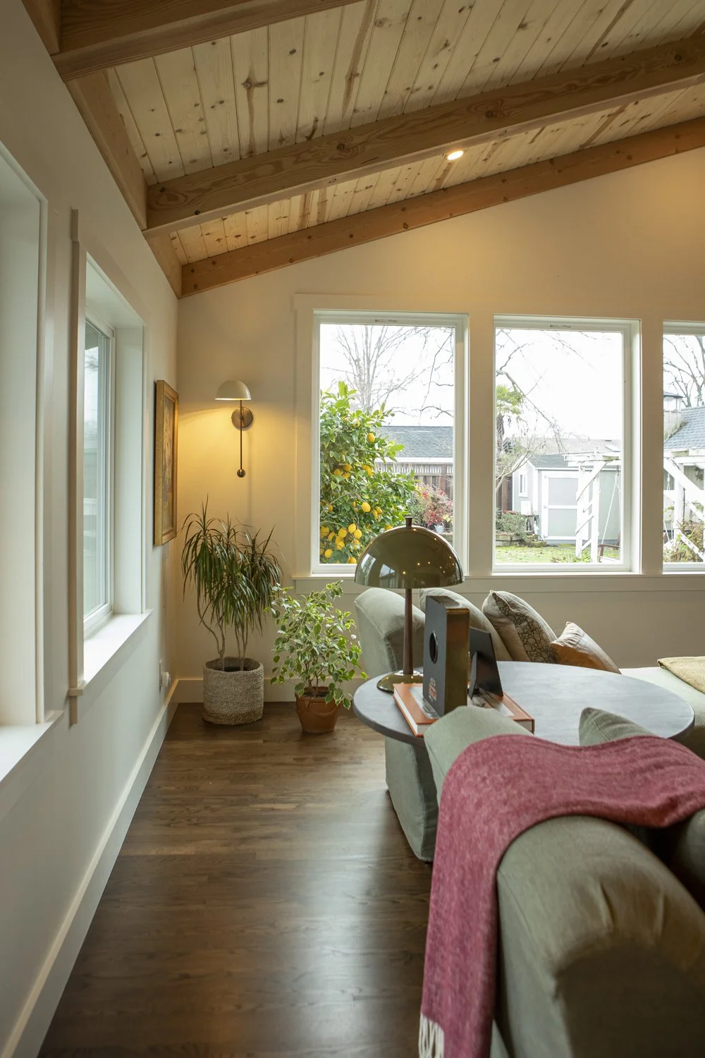 PINE_Mora Home and Garden_Ochoa House_42006.jpg